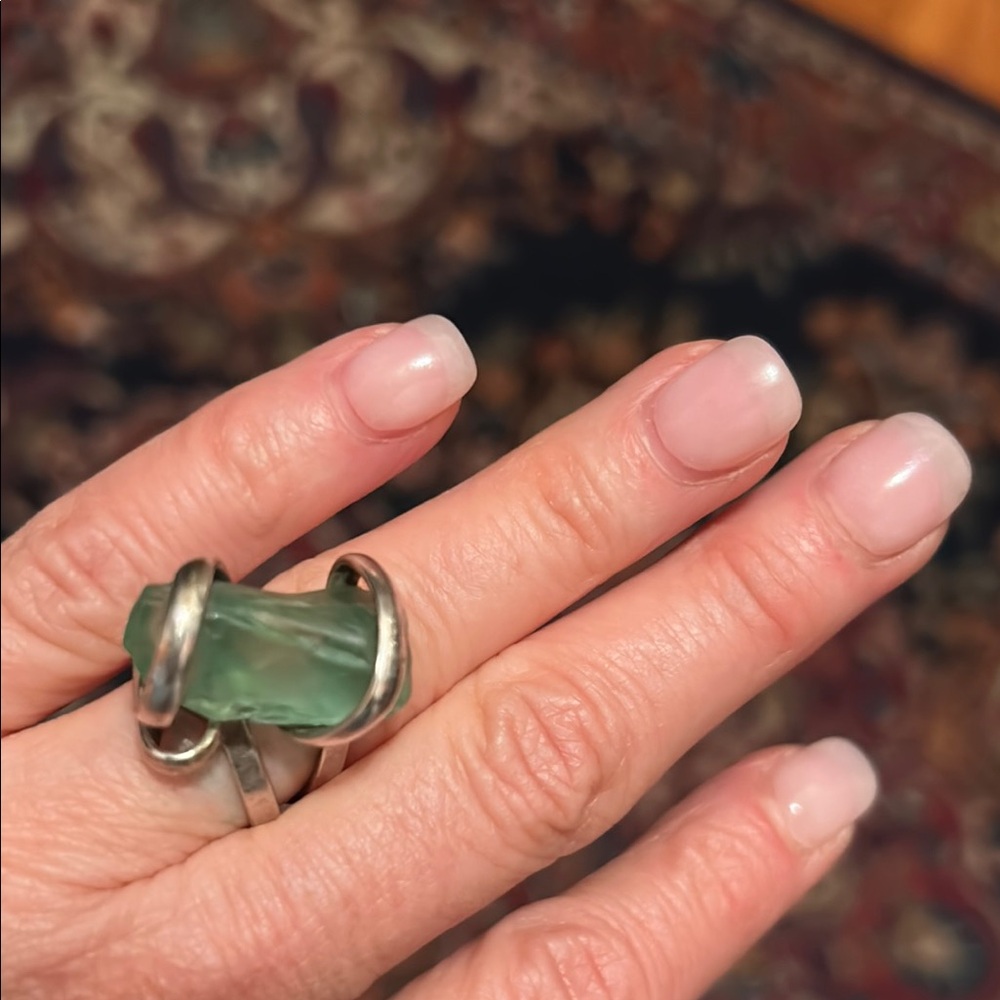 Elegant Silver and Green Gemstone Ring